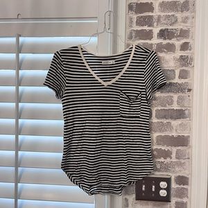 Abercrombie & Fitch Woman’s V-Neck Top Size XS